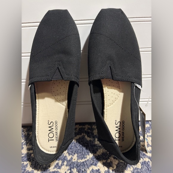 Toms Shoes - Toms NWT- Black/ Black Canvas Slip-On Flats